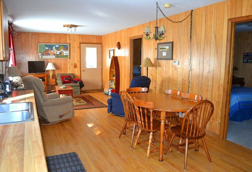 Nitschke S Northern Resort   Cabin #7