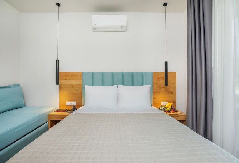 פנסיון Alexmare Hotel Fourka