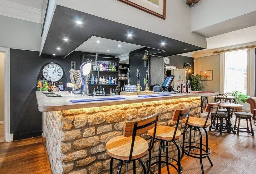 פנסיון Fox And Hounds