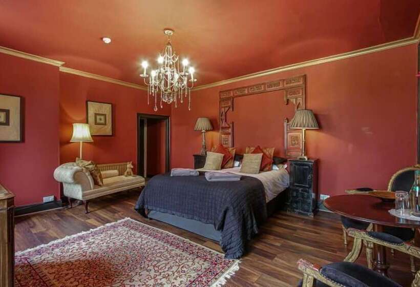 פנסיון Fox And Hounds