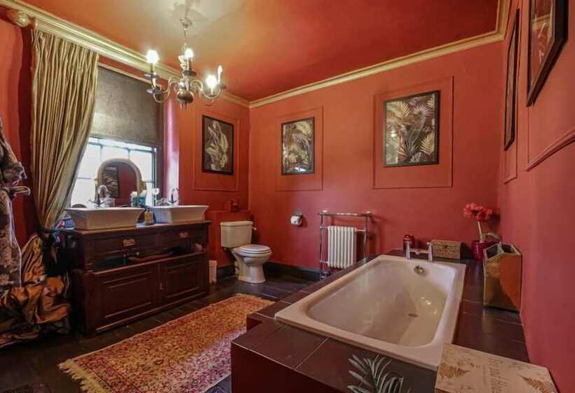 פנסיון Fox And Hounds