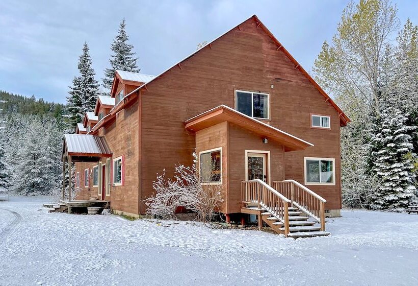 بنسيون Hidden Bear Retreat Center