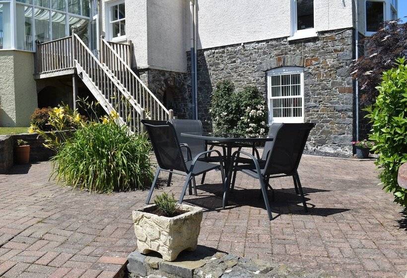 بنسيون Llys Aeron Guest House