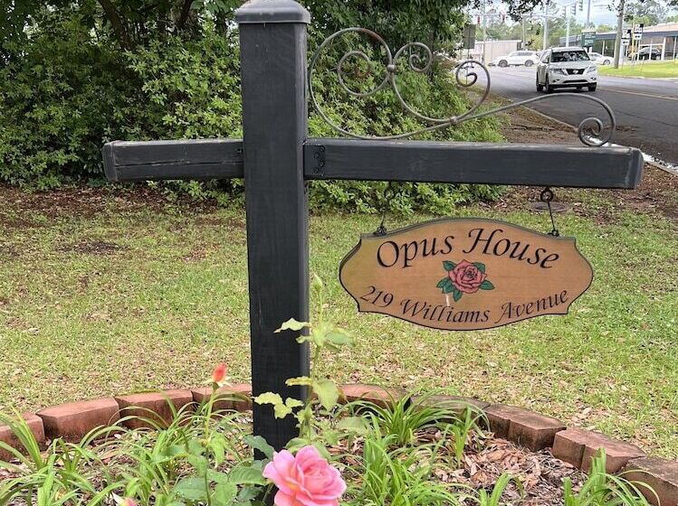 بنسيون Opus House Historic Natchitoches