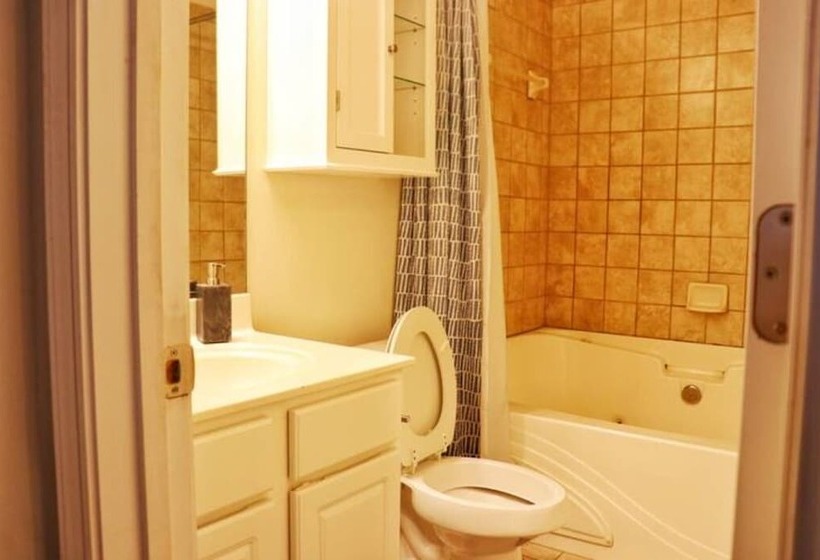 ペンション Ravishing Downtown Home