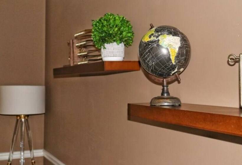 ペンション Ravishing Downtown Home