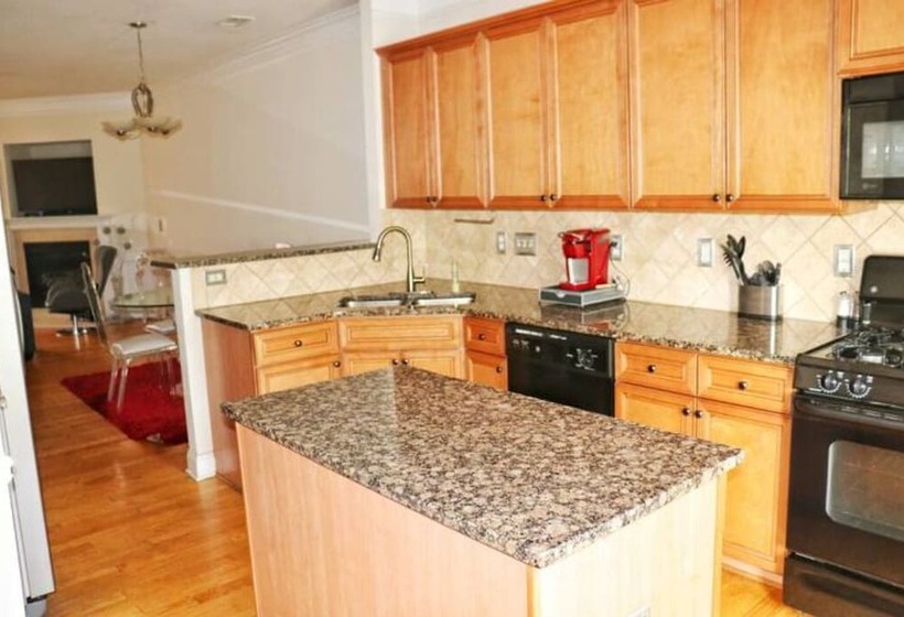 膳宿费 Ravishing Downtown Home