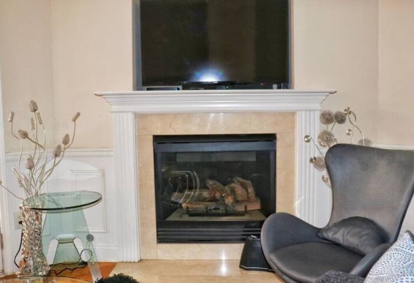 膳宿费 Ravishing Downtown Home