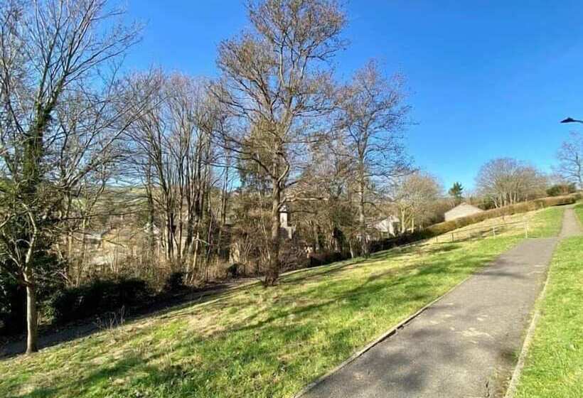 Пансион Scarlet House