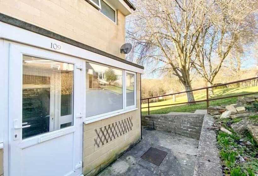 Пансион Scarlet House