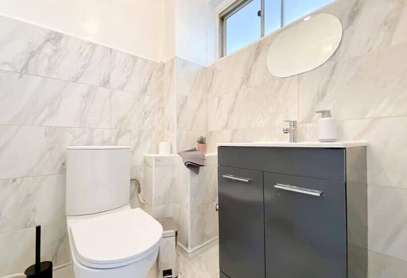 Пансион Scarlet House