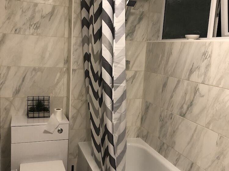 Пансион Scarlet House