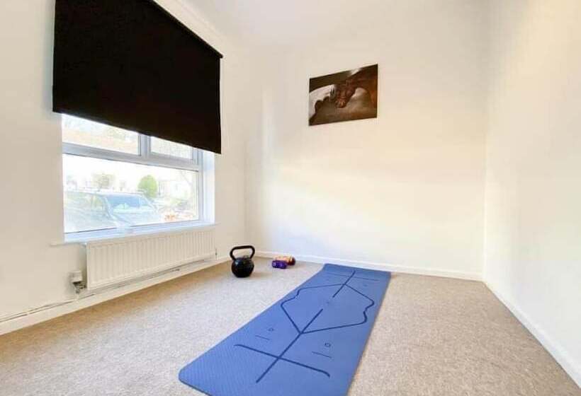 Пансион Scarlet House