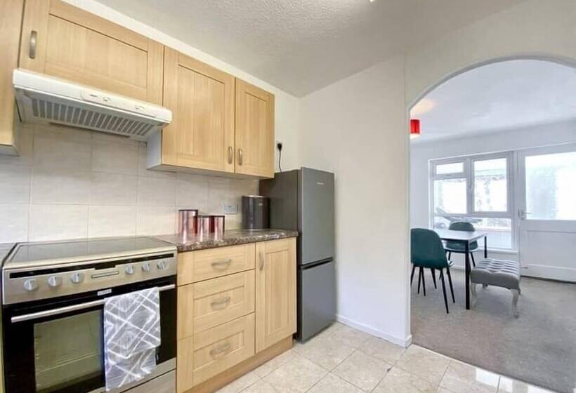 Пансион Scarlet House