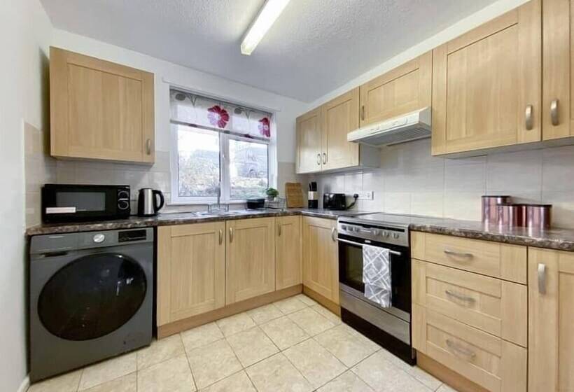 Пансион Scarlet House