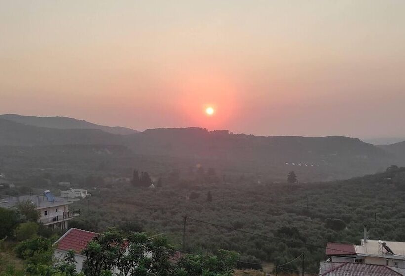 דירת נופש Beautiful 3 Bed House In Chania With Garden