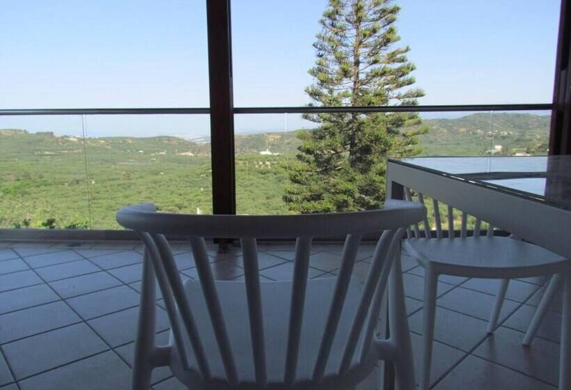 דירת נופש Beautiful 3 Bed House In Chania With Garden