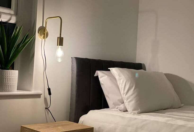 Резиденция Beautiful 4 Bed House In Lincoln  Close To Centre