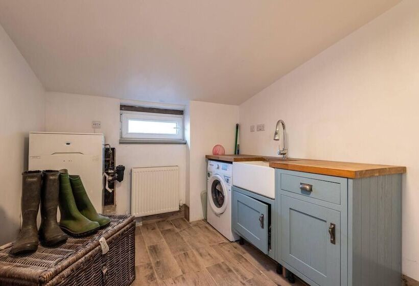 Резиденция Beautiful House In The Forest Of Dean Countryside