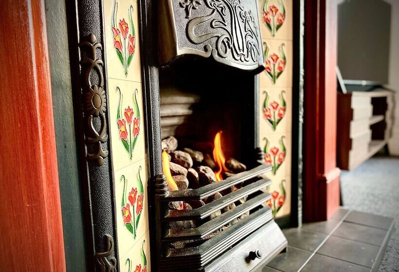 레지던스 Captivating 4 Bed Hot Tub House In Blackpool