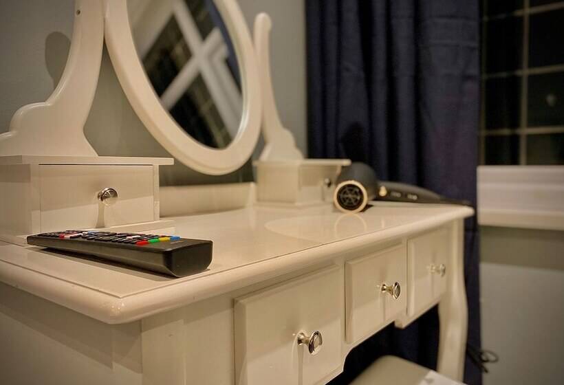 레지던스 Captivating 4 Bed Hot Tub House In Blackpool