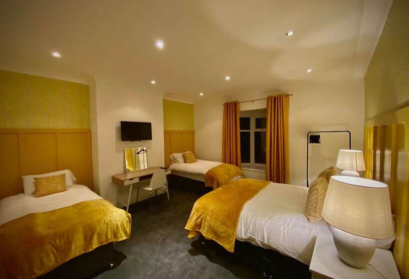 레지던스 Captivating 4 Bed Hot Tub House In Blackpool