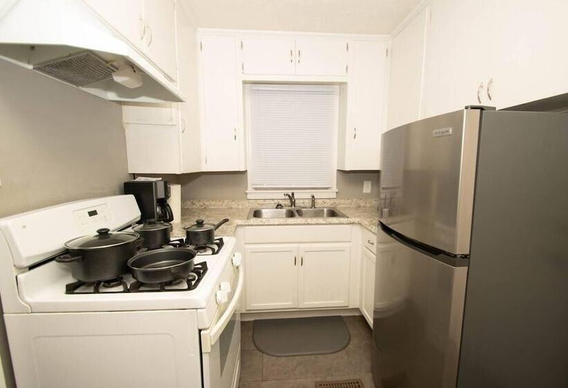 اقامتگاه Home Sweet Home Bungalow