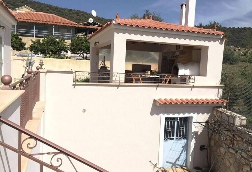 레지던스 Immaculate 3 Bed House In Ermioni