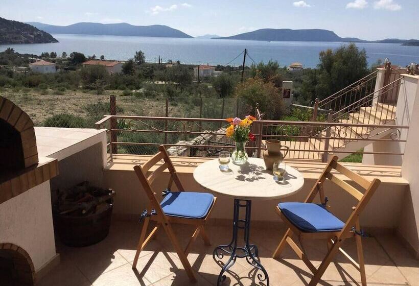 레지던스 Immaculate 3 Bed House In Ermioni