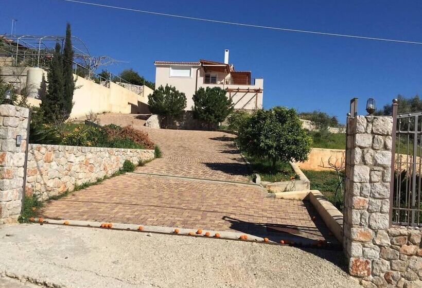 레지던스 Immaculate 3 Bed House In Ermioni