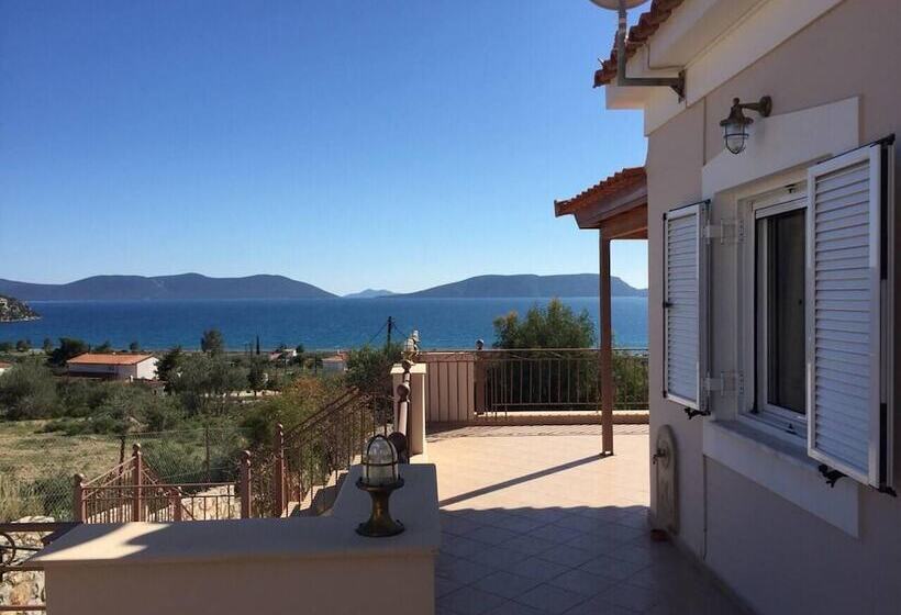 레지던스 Immaculate 3 Bed House In Ermioni