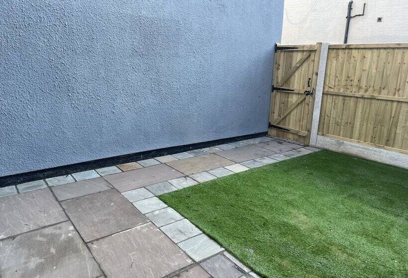 레지던스 Luxury 2 Bed Apartment Great Location