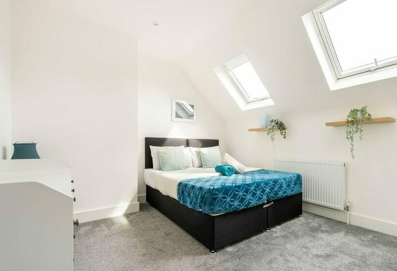 דירת נופש Modern Apartment, Castle View Rochester, England