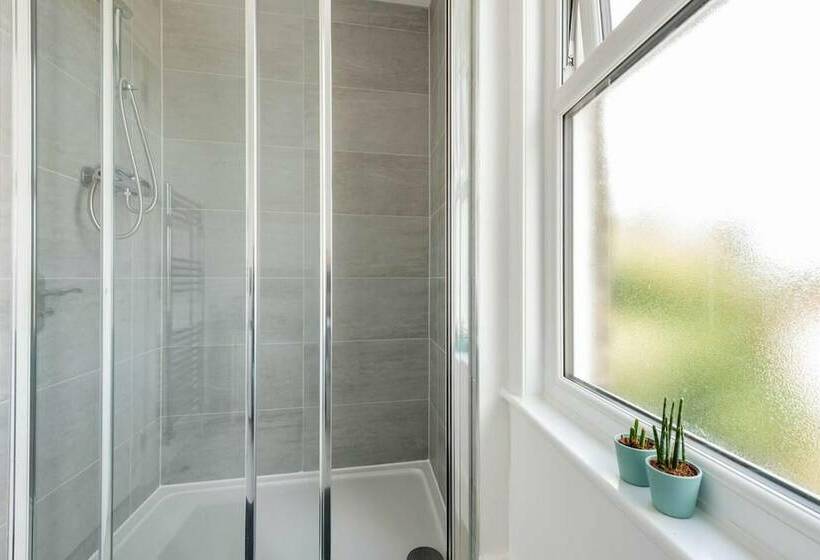 דירת נופש Modern Apartment, Castle View Rochester, England