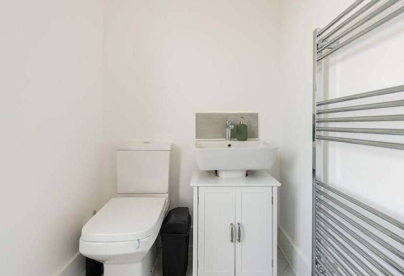 דירת נופש Modern Apartment, Castle View Rochester, England