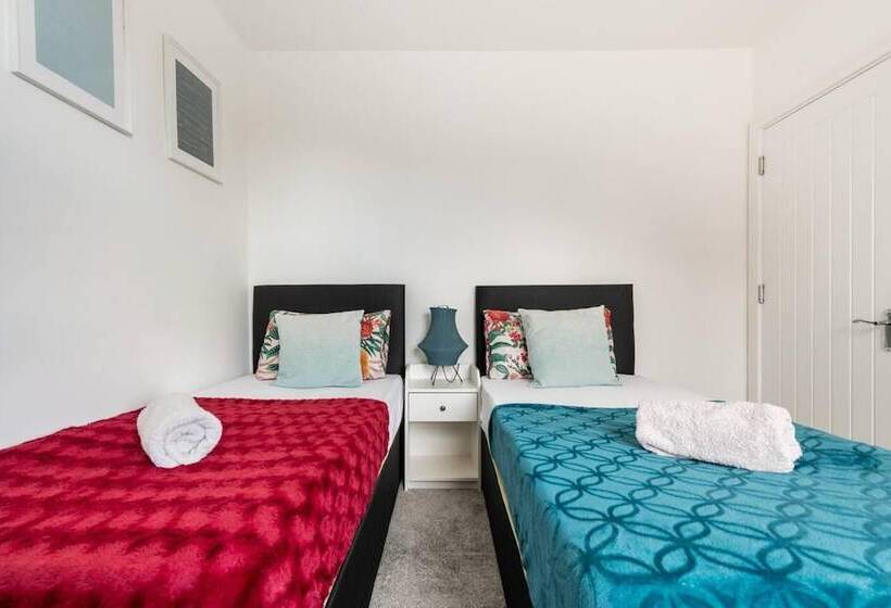 דירת נופש Modern Apartment, Castle View Rochester, England