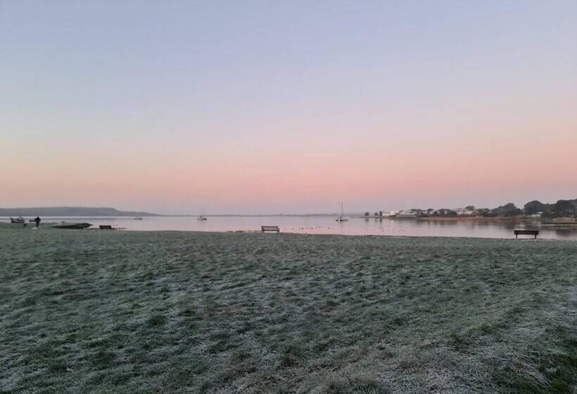 レジデンス Newly Refurbished 4 Bed House In Bournemouth