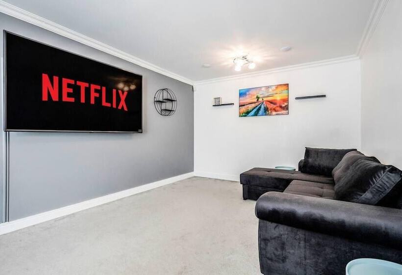 דירת נופש Tms Cheerful 5bdr House! Thurrock! Free Parking!