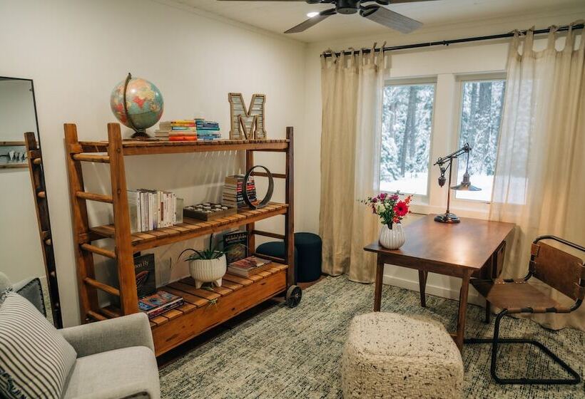 리조트 Mountainside Lodging & Retreats