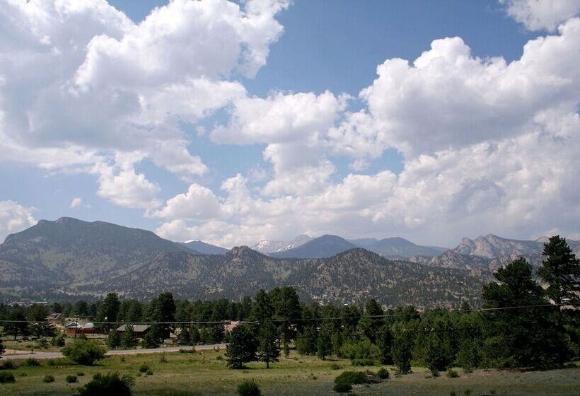 Rocky Mountain Retreat 1a  4 Bedroom/3 Bath With Personal Hot Tub Offers Panoramic Mountain Views 4