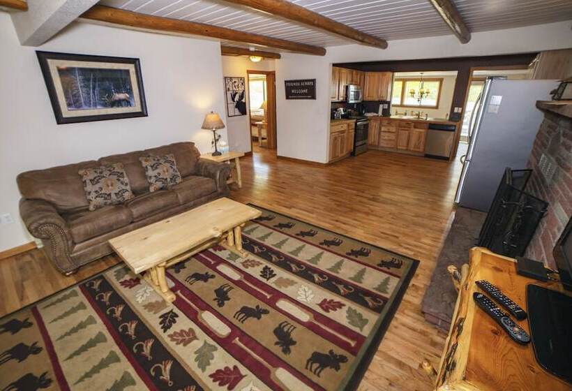 Rocky Mountain Retreat 1a  4 Bedroom/3 Bath With Personal Hot Tub Offers Panoramic Mountain Views 4