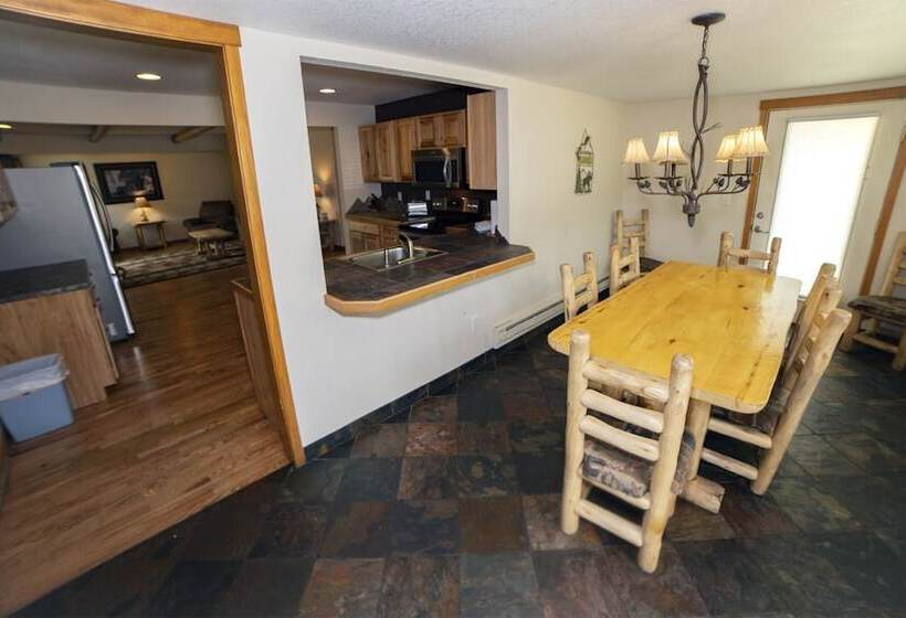 Rocky Mountain Retreat 1a  4 Bedroom/3 Bath With Personal Hot Tub Offers Panoramic Mountain Views 4