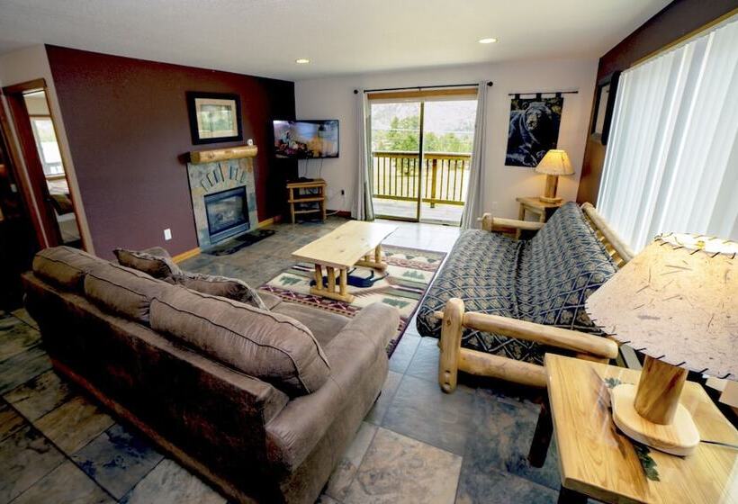 Rocky Mountain Retreat 1a  4 Bedroom/3 Bath With Personal Hot Tub Offers Panoramic Mountain Views 4