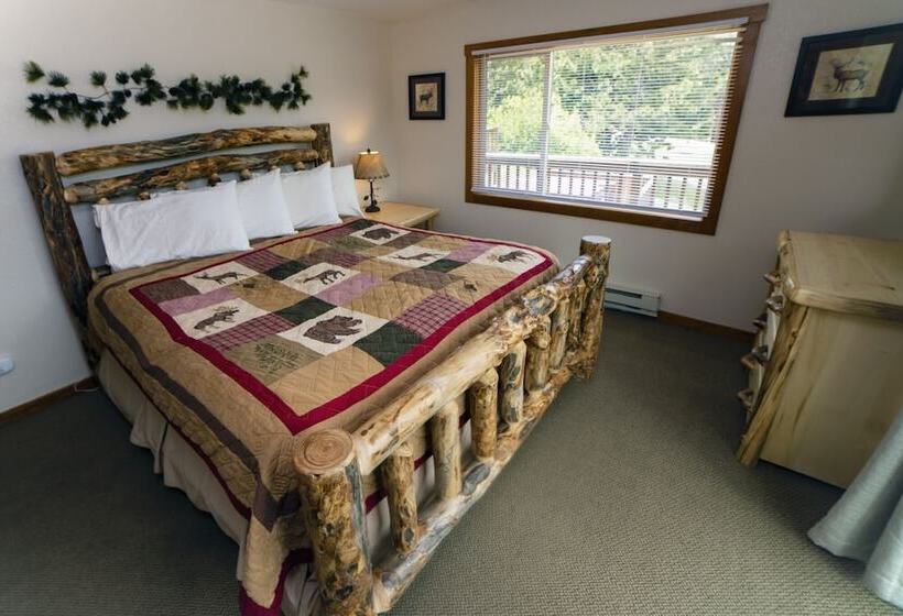 Rocky Mountain Retreat 1a  4 Bedroom/3 Bath With Personal Hot Tub Offers Panoramic Mountain Views 4