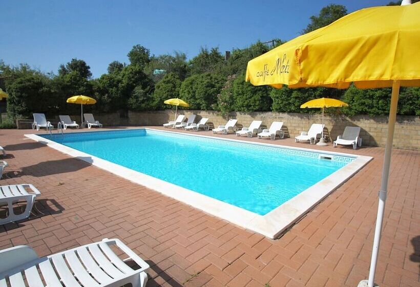 Scenic Farmhouse In Paciano With Shared Pool