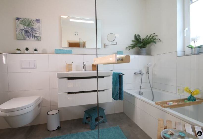 Sonnenweg 36   Lakeview House Türkis