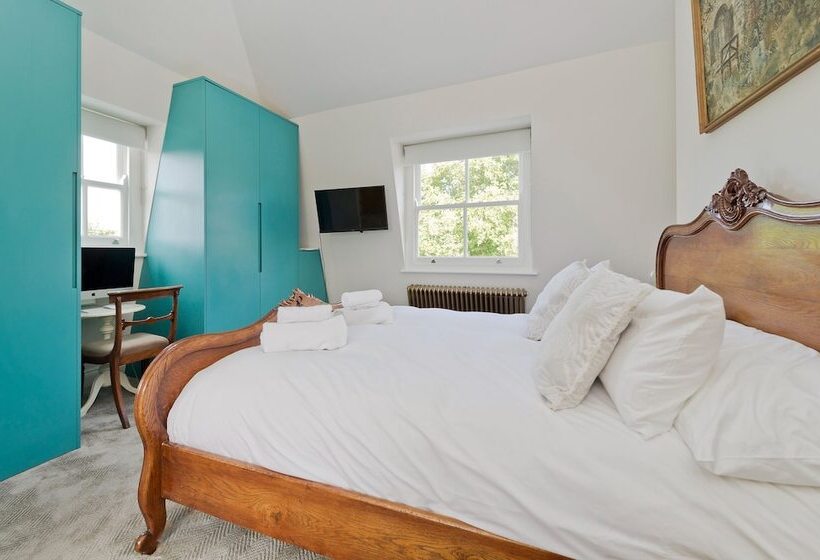 Spacious Family House With Garden Near Battersea Park By Underthedoormat