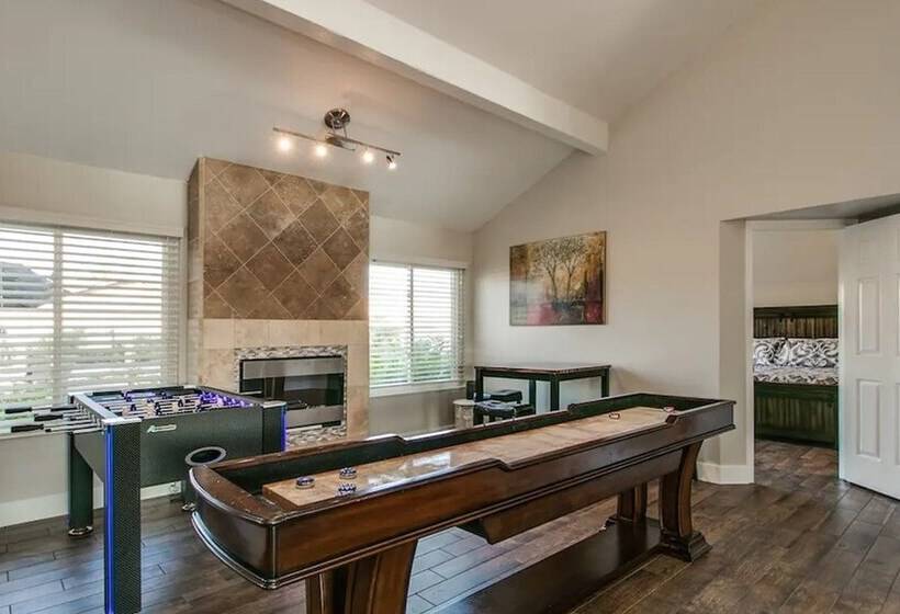 Spectacular Hilltop Home W/resort Like Backyard!