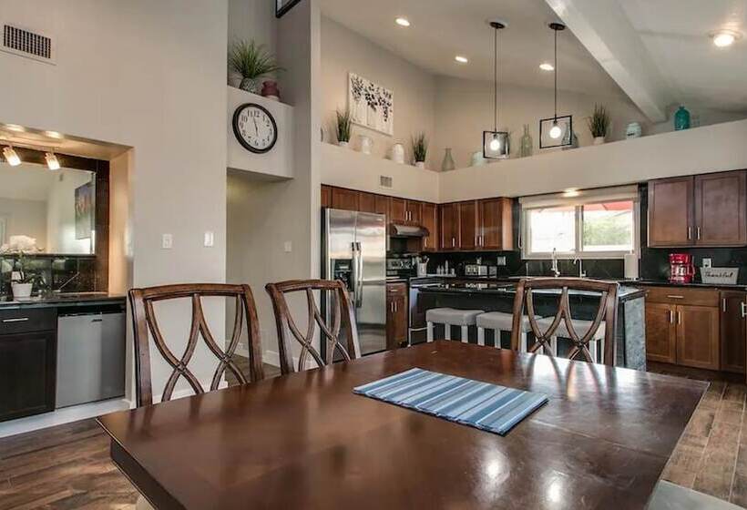 Spectacular Hilltop Home W/resort Like Backyard!