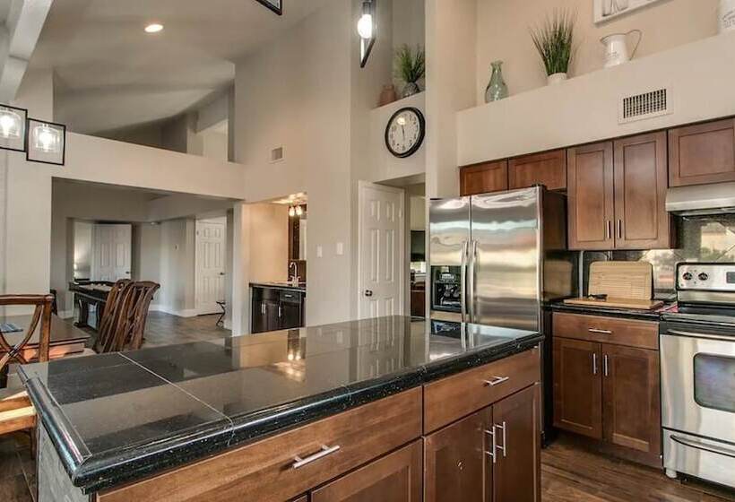 Spectacular Hilltop Home W/resort Like Backyard!